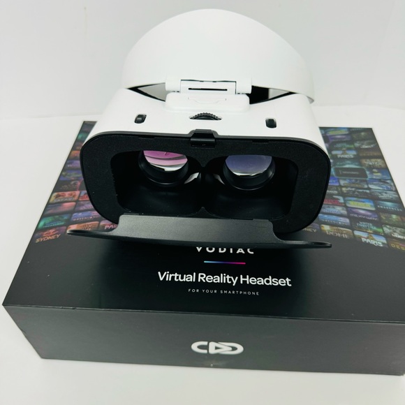 Vodiac Virtual Reality Headset - Picture 6 of 9